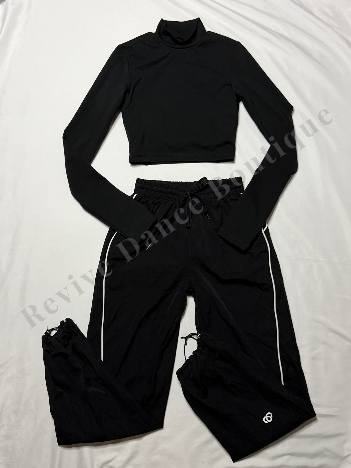 Cloud9 Open-Back Mock Neck Crop Top & Wide-Leg Pants Dancewear Set – Black/White – AXS/CL